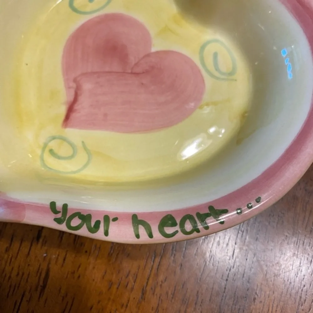 Bath and Bodyworks heart shaped dish. ‎ Vintage